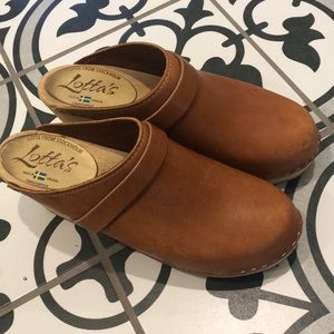 Lotta’s clogs